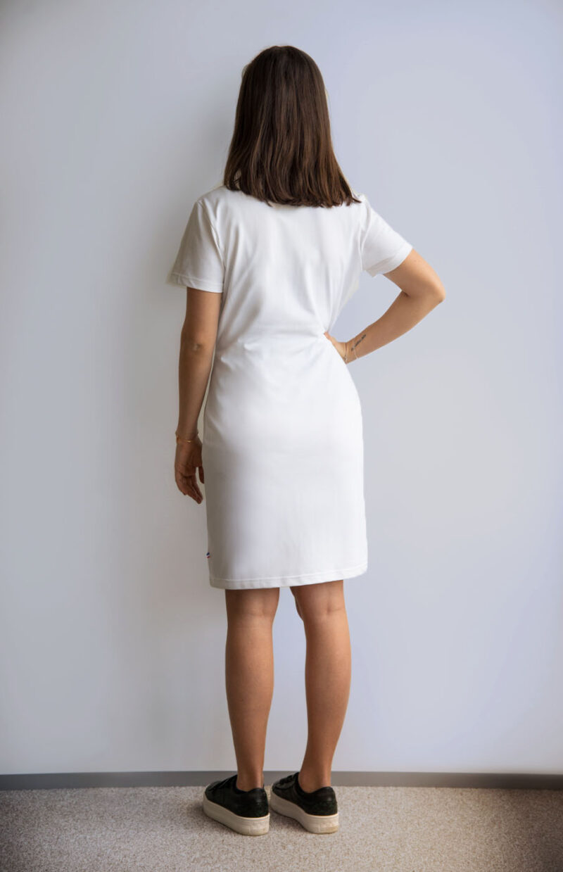 vêtement technique style femme robe blanc